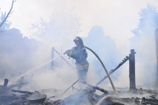 🚒 Частный дом, баня и автомобиль сгорели в Коломне  Четыре пожара произошло за три дня в городском округе..