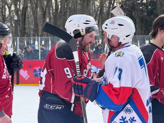 🏒 В преддверии Дня защитника Отечества, 22 февраля, на катке в парке Мира прошел хоккейный матч, посвященный..