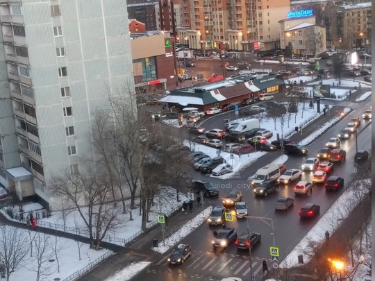 На развороте им. Доналда Макдоналда вечная суета привела к мелкому..