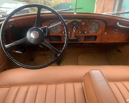 В Одинцово продают раритетный винтажный седан Bentley S1  Автомобили Bentley S1 производились с 1955 по 1959 год, общее..