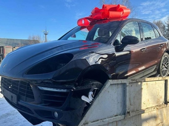 Житель Мытищ выкинул на помойку Porsche Macan, подаренный своей пассии  Мужчина пытался завоевать расположение..