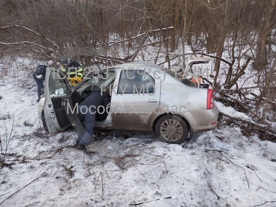 На участке от М8 до д. Морозово сегодня произошло ДТП, столкнулись 2 автомобиля.  Один автомобиль в результате..