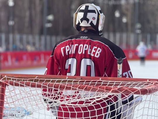 🏒 В преддверии Дня защитника Отечества, 22 февраля, на катке в парке Мира прошел хоккейный матч, посвященный..