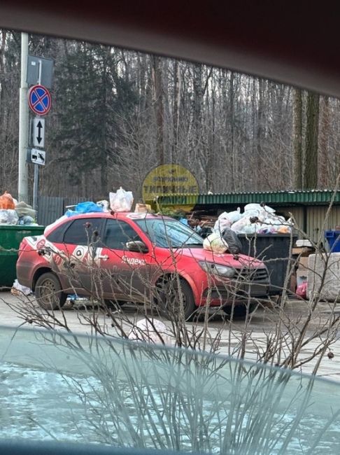 В тестовом режиме в Химках начали работать Яндекс мусоровозы 😅  Один из первых автомобилей заметили в..