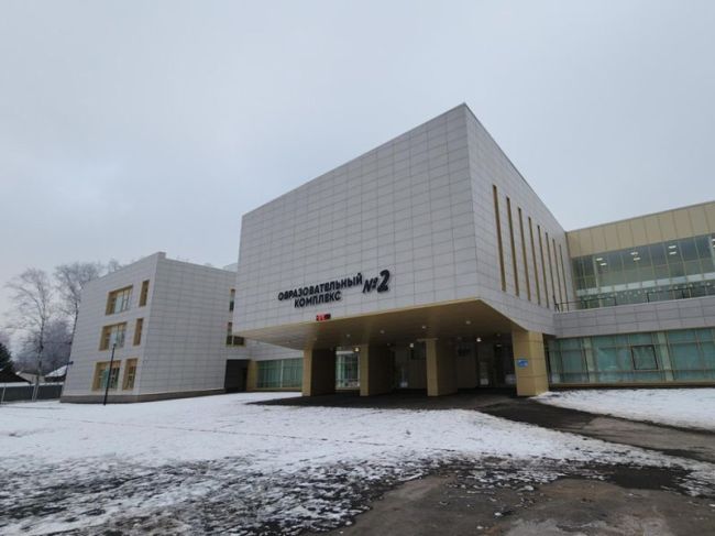 Спортивный центр школы в Заветах Ильича привлекает новых студентов.  В новой школе в Заветах Ильича..