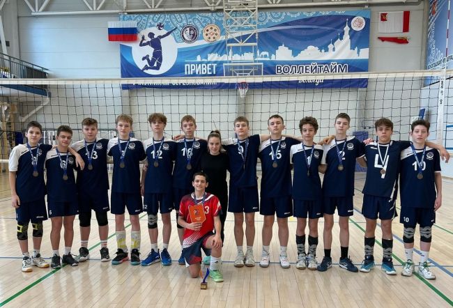 🏐 Юные волейболисты Богородского округа завоевали бронзовые медали турнира «ВоллейТайм», который прошел в..