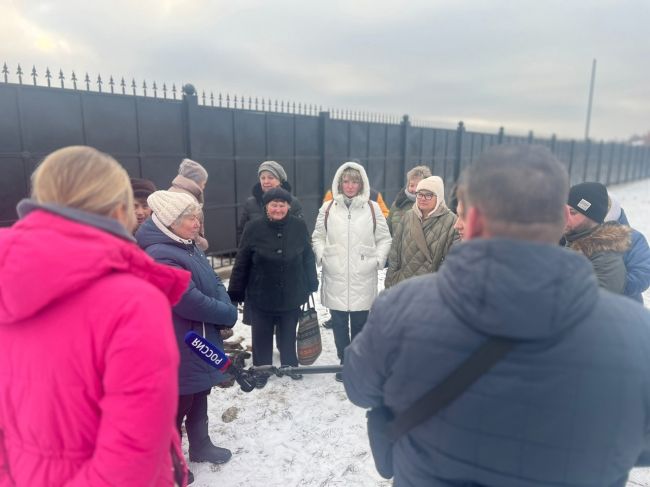 Началась стройка нового торгового центра. Во дворе дома на Новом бульваре, 3. Мало, видимо, их в нашем городе...